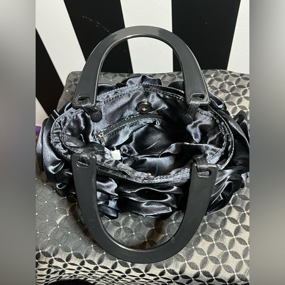 Lori Grenier For Your Ease Only Black And Red Rosette Clutch Mix And Match - Picture 3 of 9